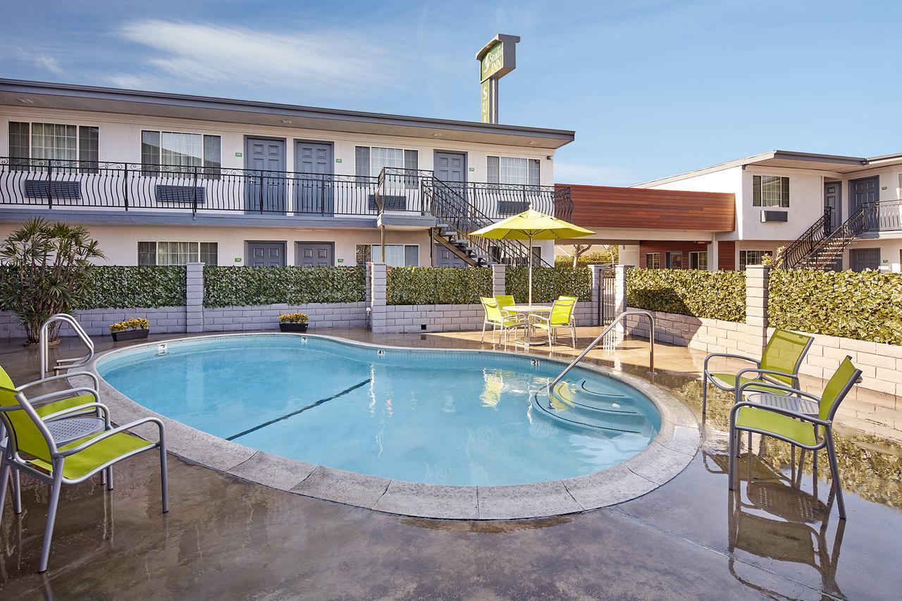 Studio Inn & Suites At Promenade Downey Exterior photo