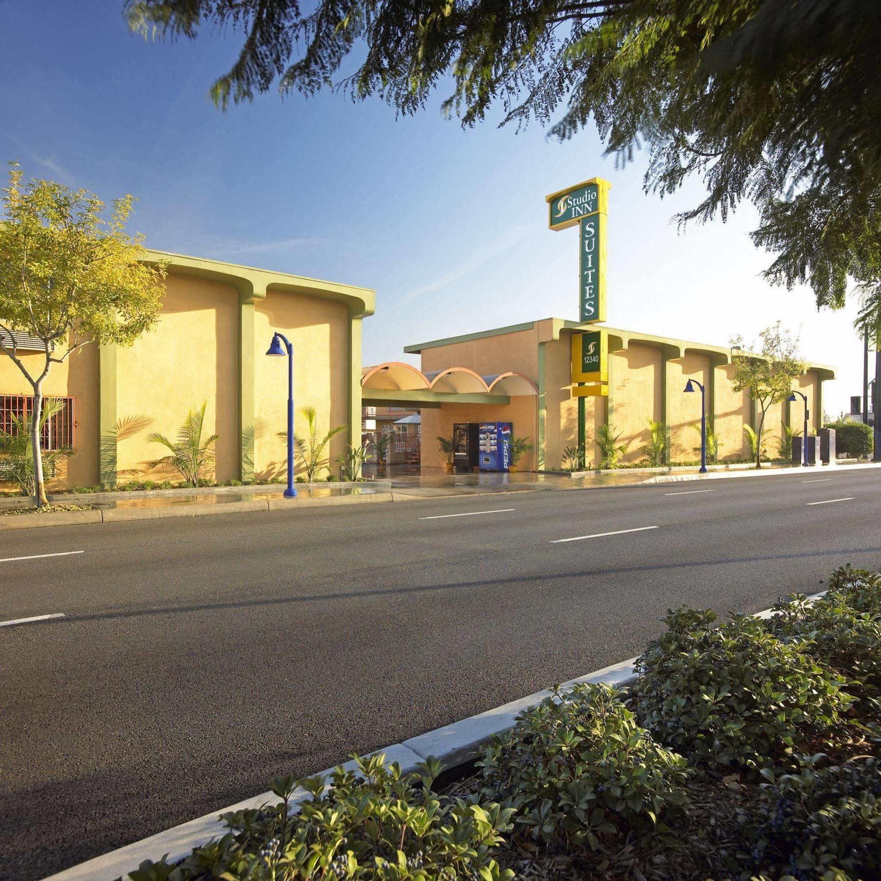 Studio Inn & Suites At Promenade Downey Exterior photo